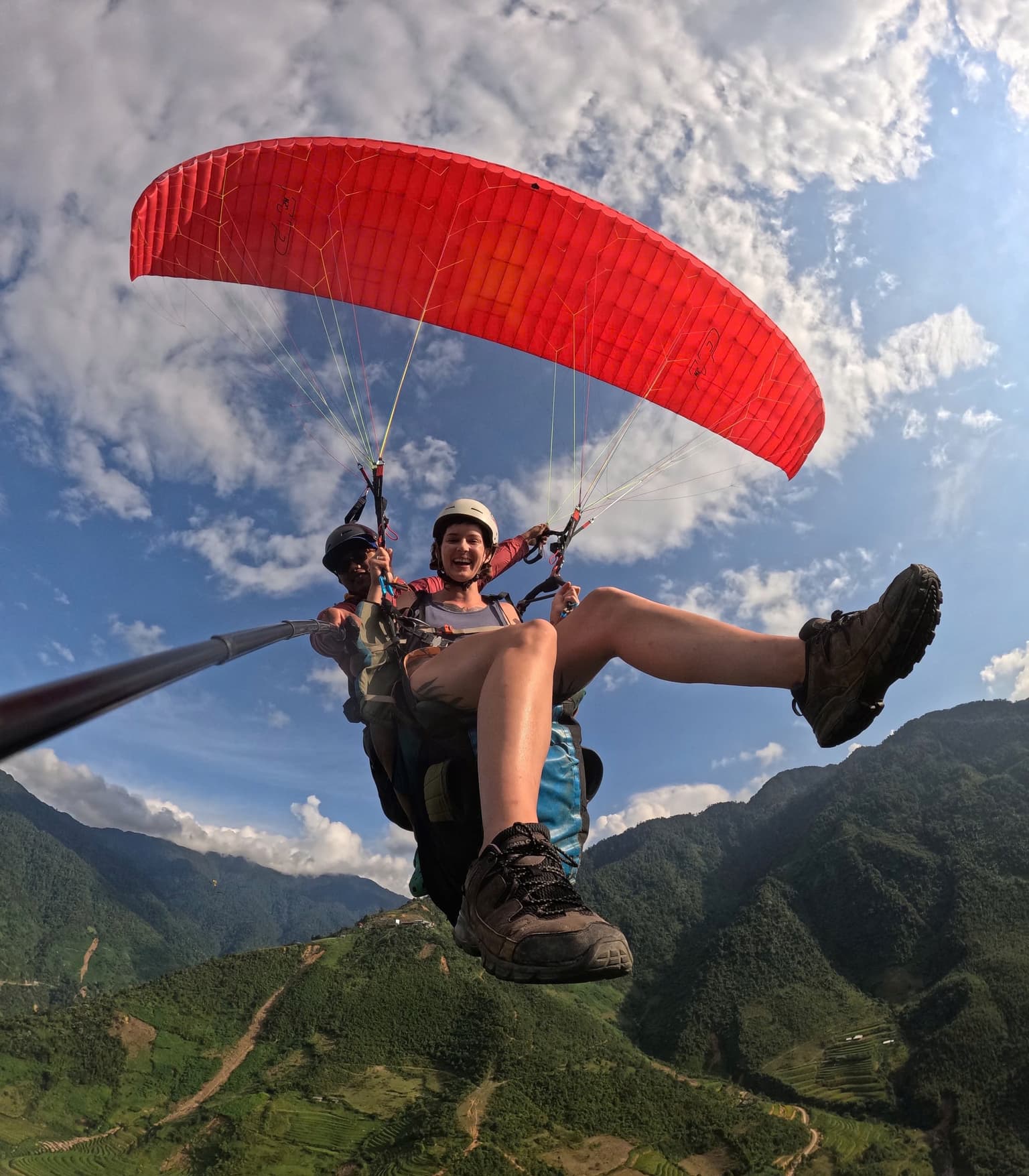 Bay trên thung lũng Mường Hoa