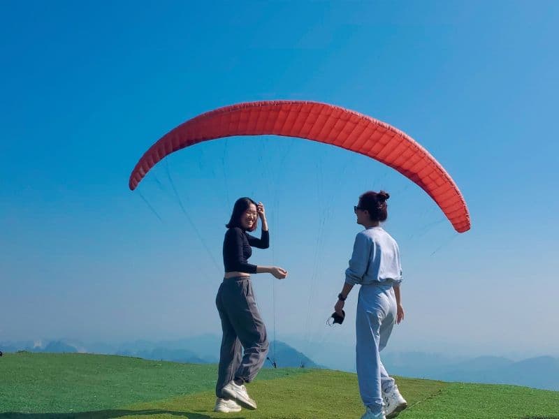 Dự báo thời tiết bay dù lượn - có nên huỷ lịch bay khi trời mưa?